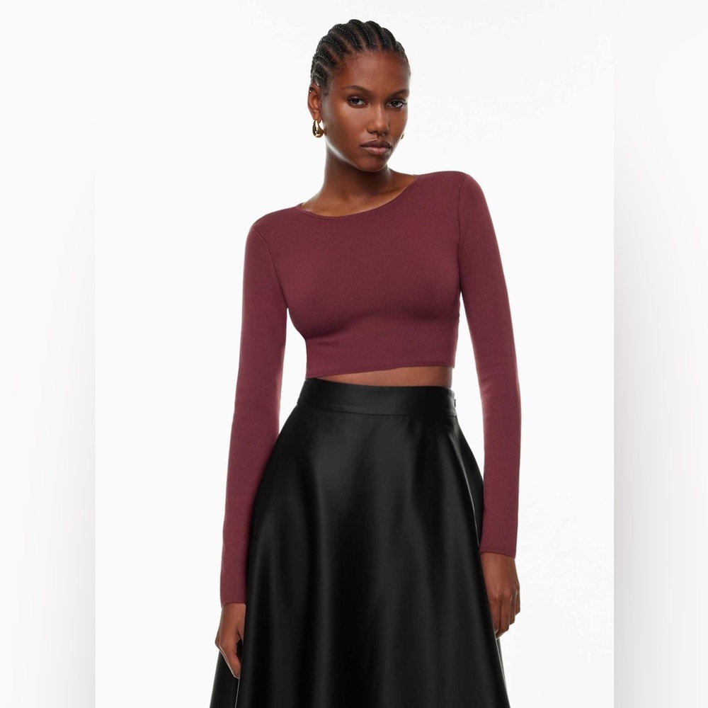 Aritzia Babaton sculpt Knit Forefront Long sleeve size S NWT burgandy color